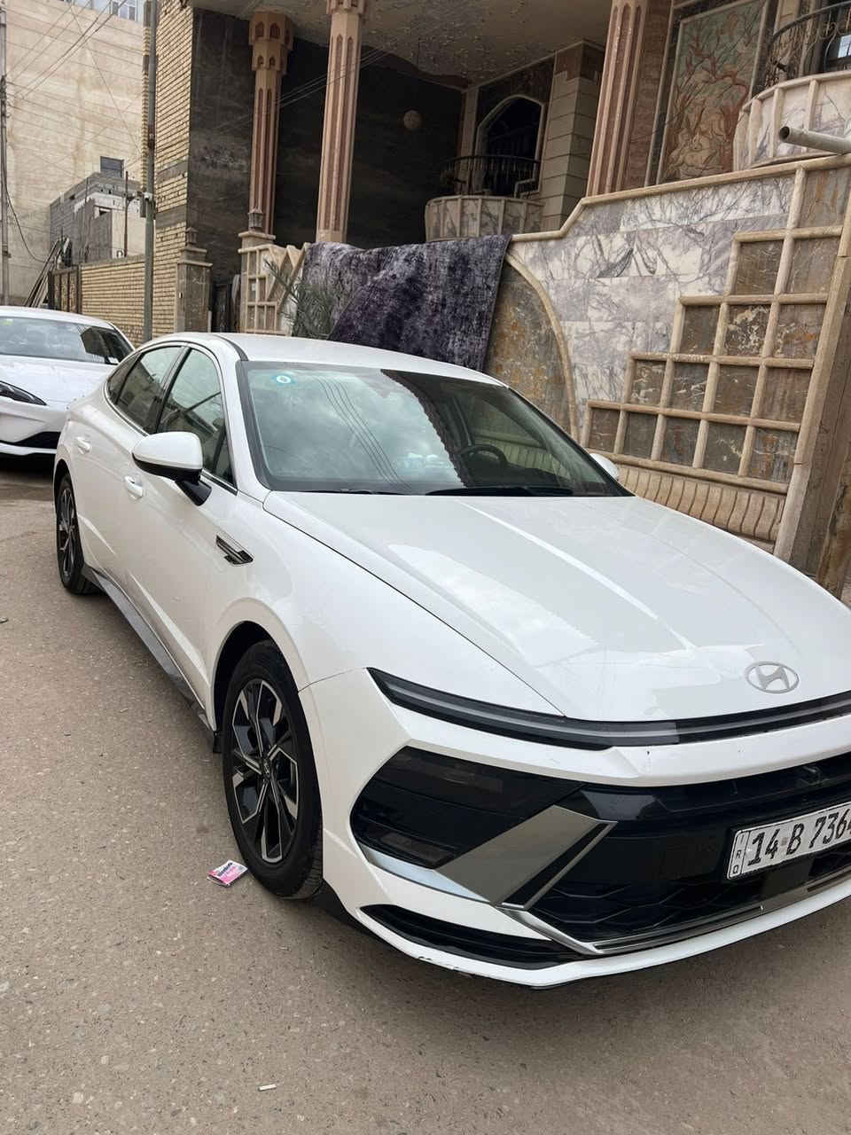 هونداي سوناتا 2025 رقم بصره حره 
رقم بصره :بأسمي 
 
موديل :2025
لون : ابيض
وارد :اميركا 
محرك :2500 gdi
عداد المشي : 22 الف 

مواصفات 
شفتات ستيرن
1_بصمة 
2_شاشه 
3_كامرة خلفية 
4_لد امامي خلفي مع لايت عدسة
6_بصمة ابواب 
7_تشغيل عن بعد 
8_كشن سائق كهرباء 
9_جنطة بصمة + دكمه +حساس عند الاقتراب 
10_ تنبيه خروج عن مسار 
11_رادار امامي خلفي وجانبي 

13 نقطه عمياء 
14 _ تحكم وضعيات قيادة 
15اوتو هولد 
16_فول تحكم ستيرن مع قيادة ذاتيه 
17 _سايد بريك كهرباء
18_تحكم تبريد لمس_ 
20_كشافات 
21_عدادات الكتروني 
22_سستم سماعات 12
23_ تدفئة كشنات
حادث مدكر ايمن والبنيد مصبوغ ويوجد خدوش في السياره 
العنوان البصرة : جبيلة 
***********
السعر197$ بيه مجال
