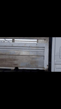 السلام عليكم بدي للبيع قفص للبيع  ***********
