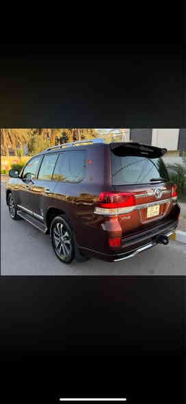 2017 Toyota Landcruiser · Suv · المسافة المقطوعة: 111000 كم

السلام عليكم 
تيوتا لاندكروز 2017
فول مواصفات 
كشنين كهرباء
فتحه سقف 
داخل جلد 
2ايرباك
السياره
V8
4600
السياره مكفوله كفاله عامه عدا ربع بالبنيد شخوط خباثه نصبغ على كده
مكاني بغداد السيديه
السعر 447ورقه وبيها مجال 
*********** بغداد
