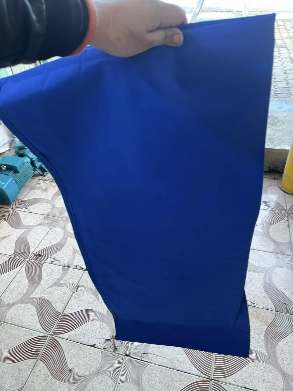 يعلن محلات المستقبل عن توفر كميات جمله مفرد من جادر القماش 
للاستفسار ***********-***********
او على واتساب ***********-***********
