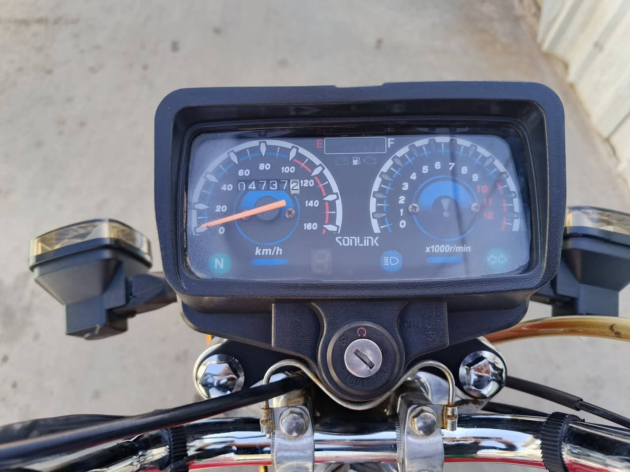 سلام عليكم دراجه سونك الاصلي موديل 23 طالعة بل 25 دراجه على وضع الشركة اوراق 3 دراجه مكفولة كفالة عامة كهربايات مكفوله محرك مكفول اخرس سبانه ممدود عليه نكره هندر نكره سلف دراجه كاملة مكمله بغداد 
السعر 700 رقم ***********
