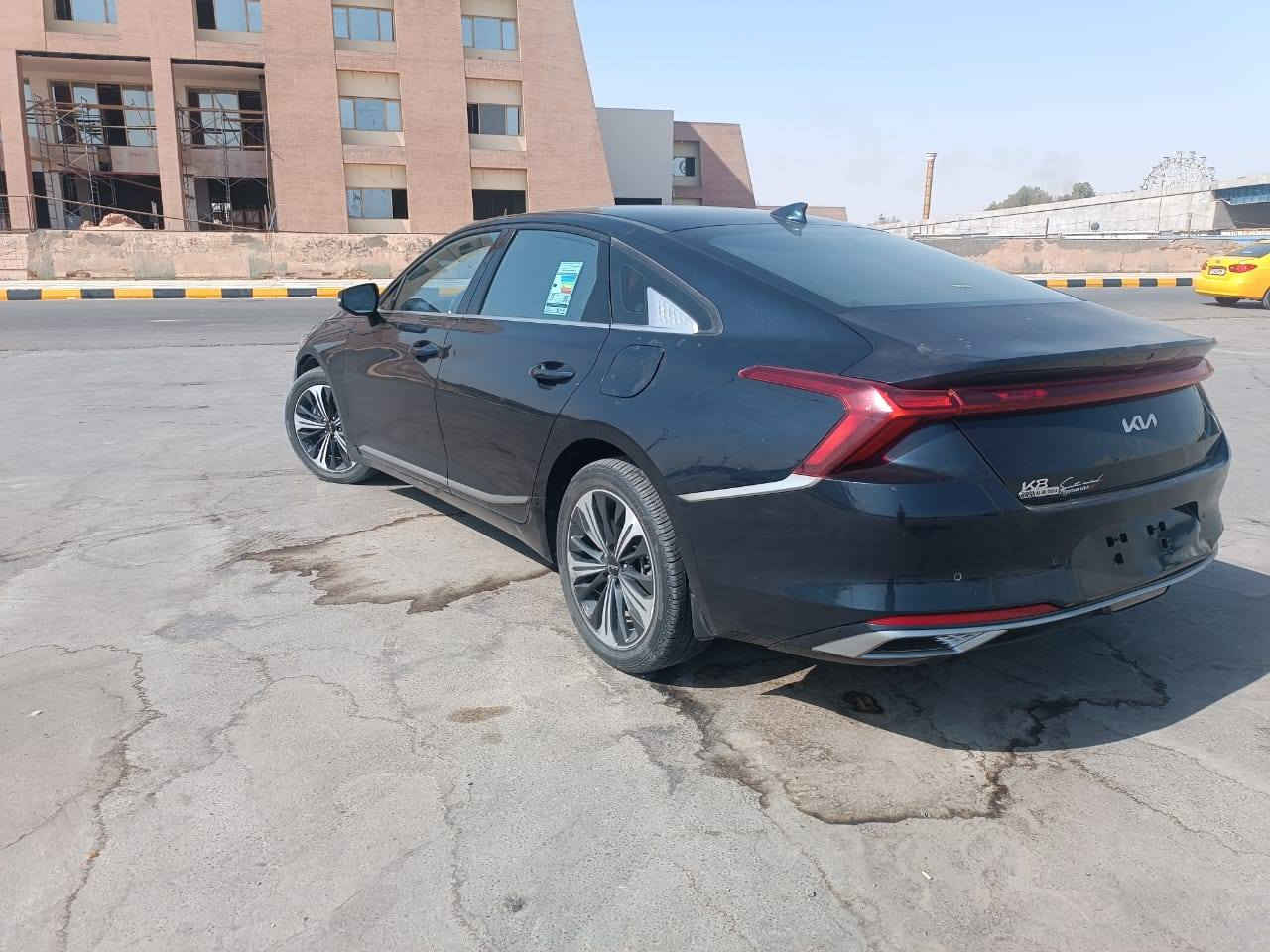 كيا K8 موديل 2022 خليجي بانزين محرك 3.5 كير 8 نمر ماوس بدون رقم تترقم جميع المحافظات ( بيها صبغ بنيد وجاملغ )
فول مواصفات
نظام ترحيب ، بصمه ،تشغيل عن بعد ، شفتات ستيرن،
حساس امامي خلفي، اشاير بالمري، كشنات حظن جلد كهربائيه،
مود درايف ، سايد بريك بصمه، 

مكان السيارة ذي قار 
***********
