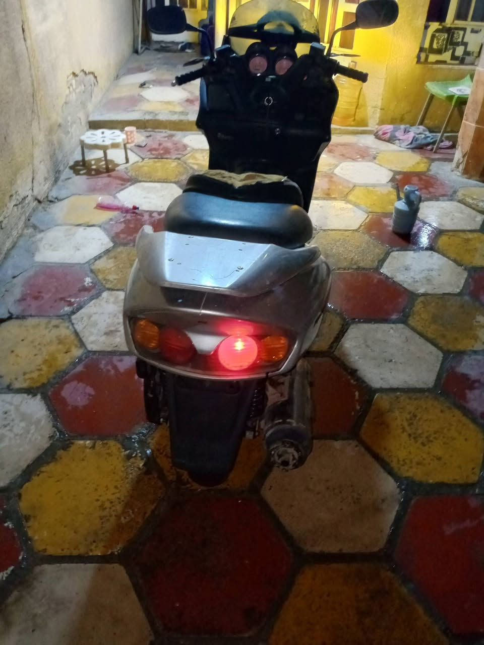 سلام عليكم من رخصت الادمن فوزسه 0.6شغاله بيه بس كلج امامي تبان 550وبيه مجال قليل وستفسار أكثر عله هاذه رقم ***********
