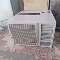 مكيف • ٢ طن • نضيف