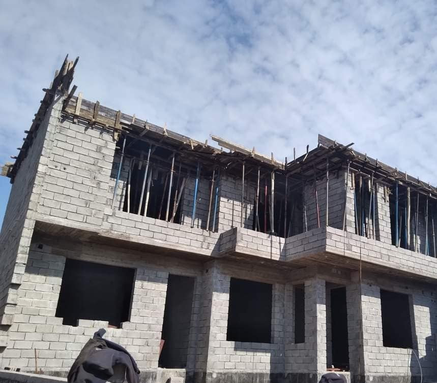 السلام عليكم  ويانه الحل لبناء بيتك وانت  مرتاح بالك نستلم قطعه نسلم هيكل كامل أو حسب رغبه صاحب العمل تصميم وتخطيط المنزل  مجاني  وعمل درجه اولى وانسب الاسعار اذا ما جنت انت    مشغول بعملك او وضيفتك وما عندك مجال تجهز اغراض او مواد بناء والاتفاق مع الخلف والعمال يمنه الحل احنه نتكفل بجميع لوازم التجهيز والاتفاق والتحضيرات كافه للعمل كامل عن الاعمال اليوميه اشتغل كرسته وعمل او فقط عمل حسب الاتفاق وعندي كوادر جميع الاختصاصات  للاستفسار اكثر ***********
