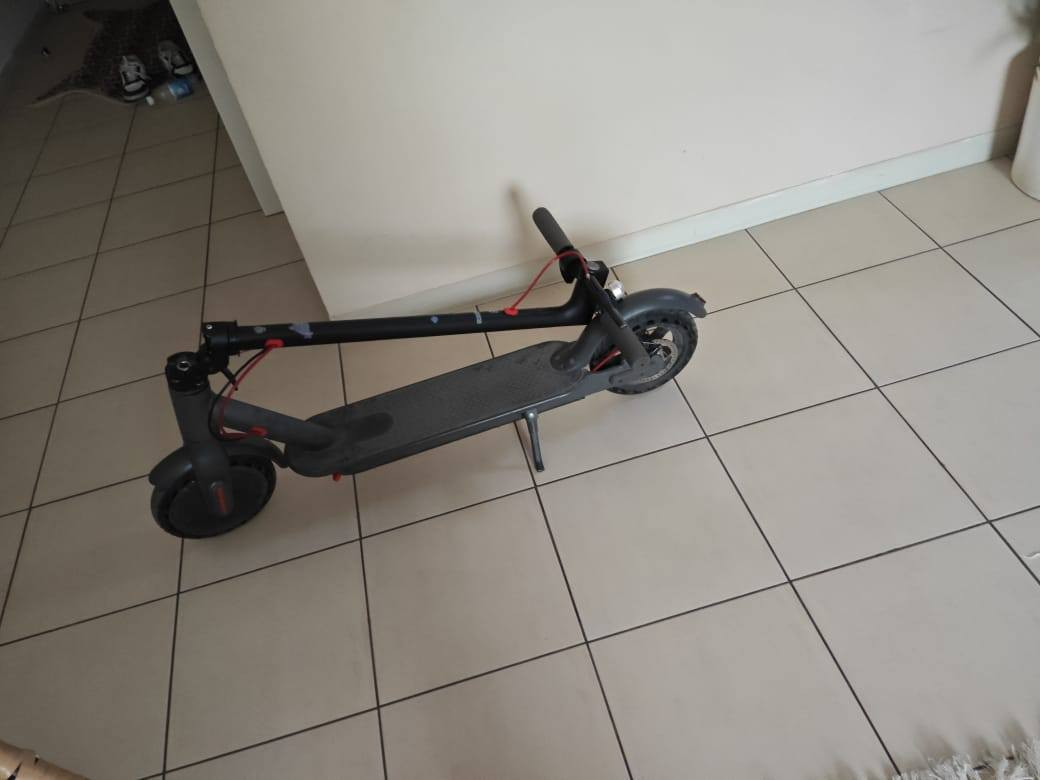 🛴 سكوتر كهربائي للبيع
سكوتر نظيف وحالة ممتازة 👌
⚡ السرعة توصل تقريباً 25 كم/س
🔋 الشحن يدوم من ساعة إلى ساعة ونص
🚀 3 أوضاع قيادة: Eco / D / Sport
🛞 تايرات مطاط قوية تتحمل الطرق
💪 مناسب للشارع اليومي وما يتأثر بسهولة
📌 الاستخدام قليل وحالته زينة


**إذا كنت صاحب هذا الإعلان وتريد حذفه لأي سبب، رجاءا أرسل رسالة إلى الدعم الفني**