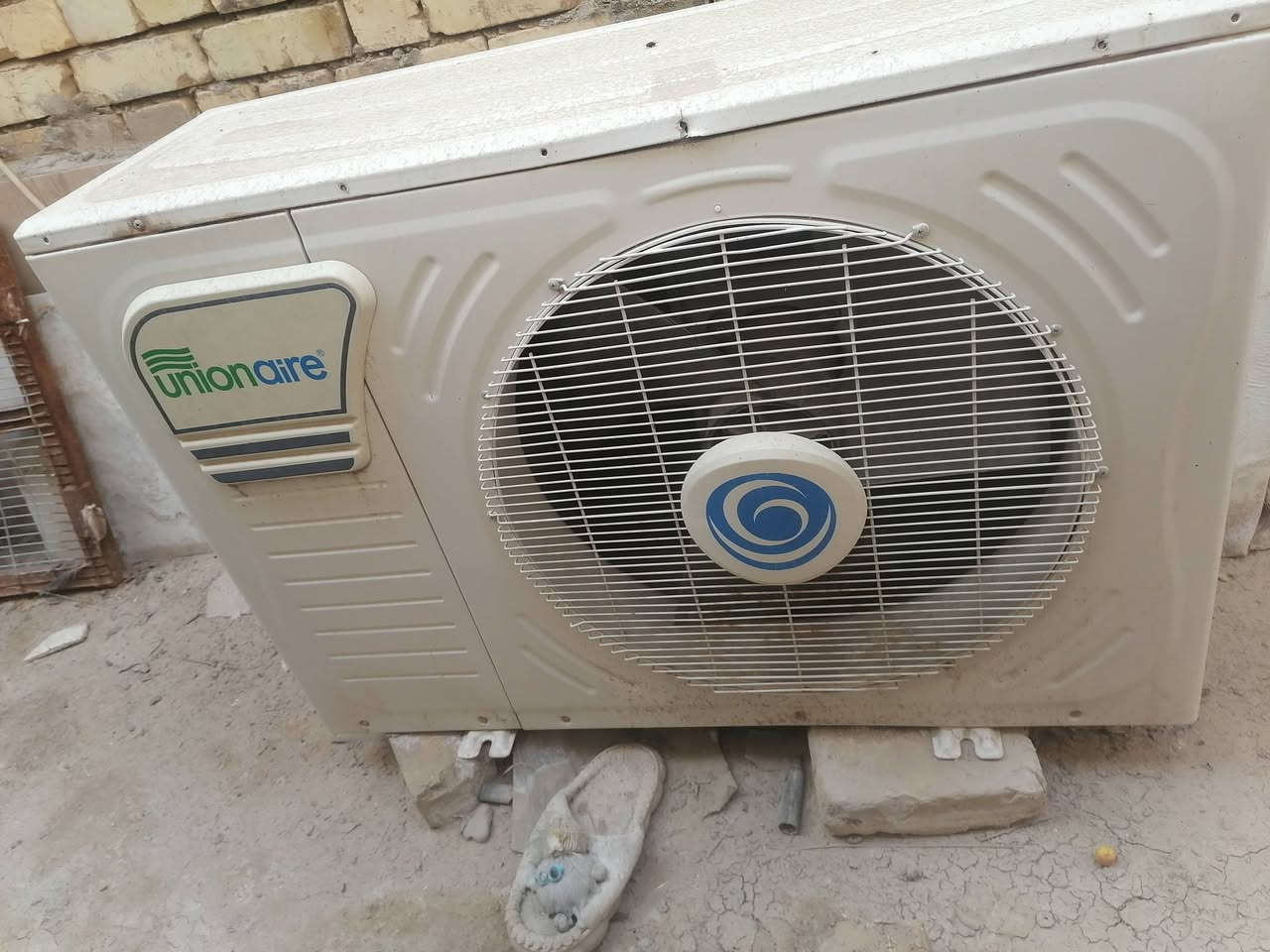 السلام عليكم
(سبلت للبيع) نضافه القطعه الداخليه95٪
بس ساعه يشتغل حار ساعه بارد


**إذا كنت صاحب هذا الإعلان وتريد حذفه لأي سبب، رجاءا أرسل رسالة إلى الدعم الفني**