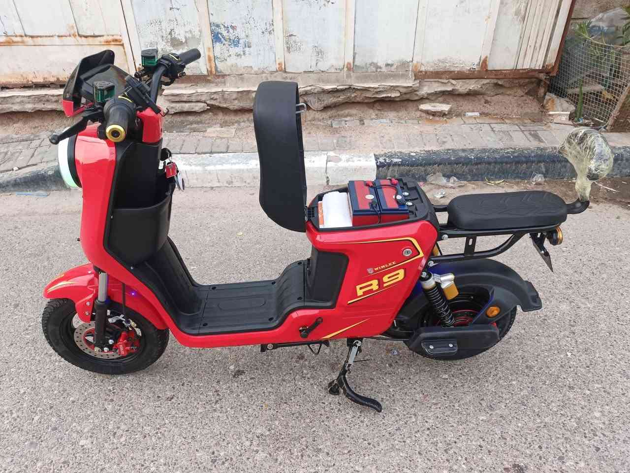 ار 9 مديل 26 حديث لون احمر 
دراجه مكفوله كفاله عامه حته من الزلغ 
مستخدمه كم 16 يوم فقط  وصل شراء موجود 
بطاريات دبل حجم كبير 32 امبير 
شرط دراجه وكاله غراضها كامله سله ومرايات وكفات ماشادهن بالكارتون 
السعر 500 بيع مستعجل 
عنوان حيانيه شارع السيد واتساب ***********
