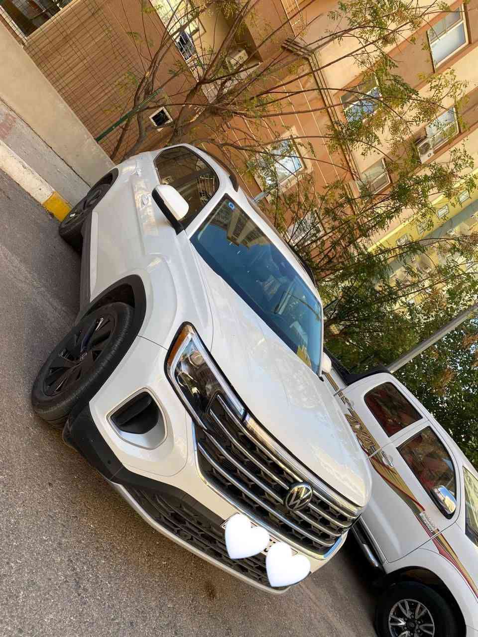 اطلس Se كلين تايتل ابيض موديل 24 ماشية فقط 4 الف ميل فول مواصفات كشنات جلد vip بانوراما محرك 2.0 توربو 7 مقعد . السيارة مرقمة دهوك باسمي .مكان السيارة دهوك . السعر 34000 $ . للمزيد  الاتصال على الرقم *********** .
