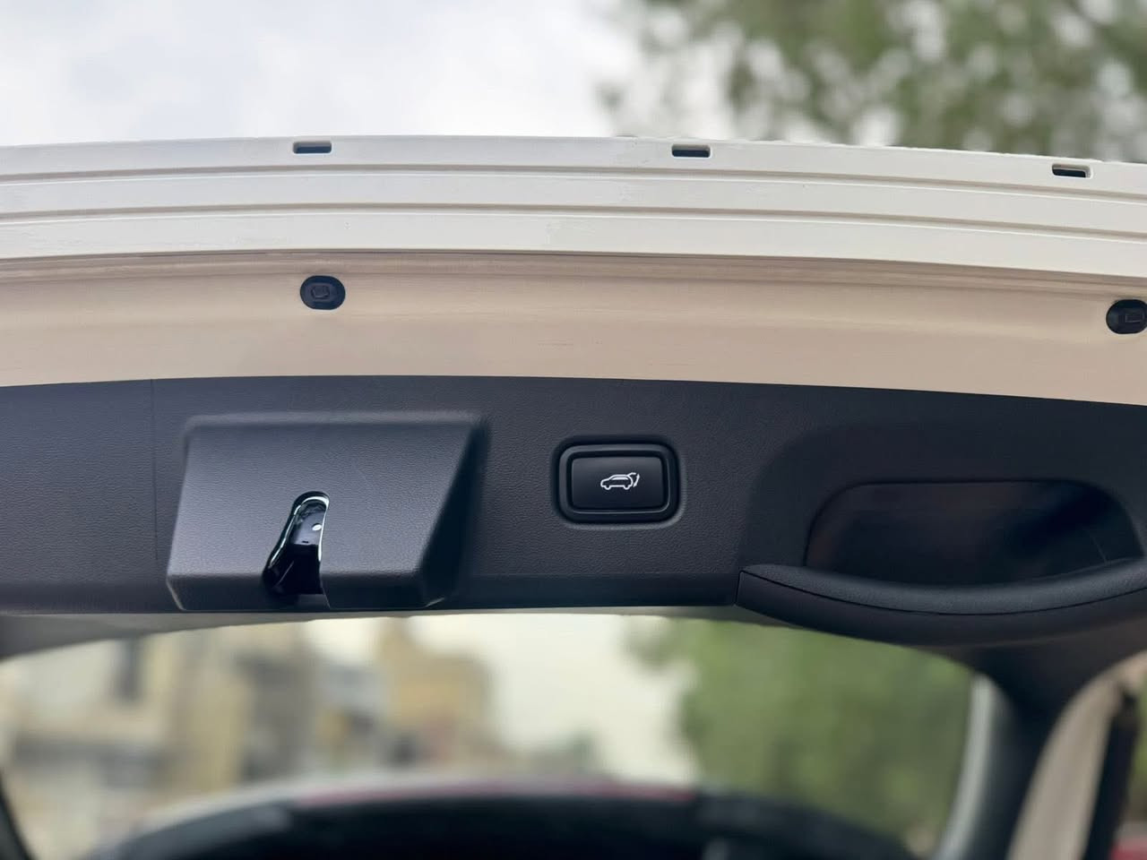 السلام عليكم 
توكسان 2025 ماشية 2300km يعني زيرو
بعدها بالفابلون تو كلور 
تشغيل عن بعد 
حساسات امامي خلفي 
تبريد كشنات 
جنطة كهرباء 
مري شفط
تبريد قطعتين
رقم بغداد 
للبيع 24600$ 

***********
