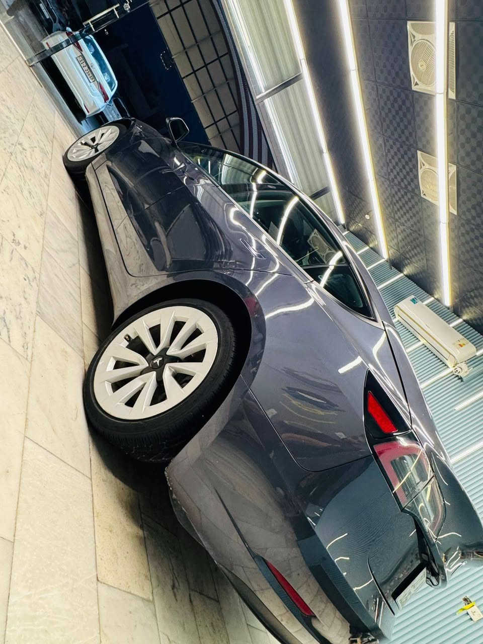 Tesla model 3 2023 
تسلا موديل 3   اونلاين محدث اخر تحديث  حادث امامي بدون شواصي مبدل  بنيد   ومصبوغ طرف الجاملغ
صور الحادث موجوده مع صور السياره حاليا ايرباك  راجع سستم السارة مابيهة اي نقص. ماشية
65الف ميل جاهزة من كلشي للاتصال والاستفسار ***********
مكان السياره بغداد الدوره
15700 $ وبيها مجال
