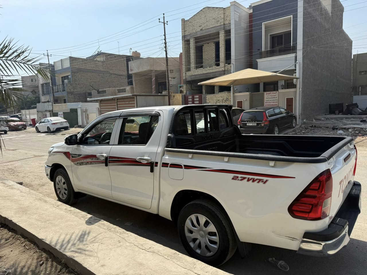 السلام عليكم 
هايلوكس ساز  2025 
ماشيه 15 الف داخل الضمان وتبديلات الدهن مجانيه بالشركه
كير مكينه كفاله 
مكفوله عدا طخه گد شبر موضحه بالصور 
كير عادي 
رقم بغداد وبأسمي 
للتواصل ***********متوفر واتساب 
السعر 258وبيها مجال
