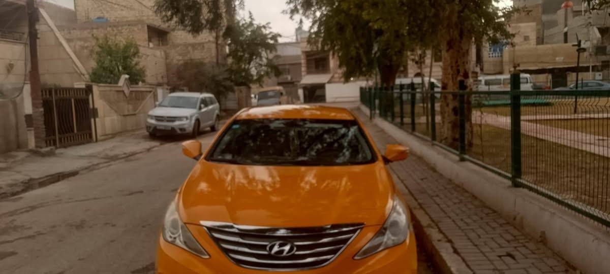 سوناتا وارد امريكي حادثها جاملغ خلفي رقم بغداد انكليزي موديل ٢٠١١ مكينه وكير حاويه ومكفولات السيارة بأسمي المكان الدورة للاستفسار *********** يوجد واتساب
