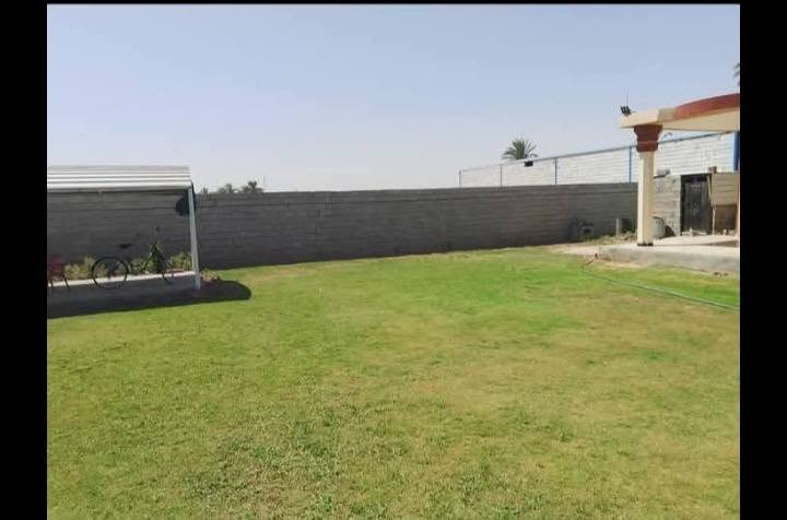 سلام عليكم
لبيع ارض+ دار مساحه الارض 1800 متر 
مساحه البيت 250 متر 
كافه الخدمات مي + مدرسه+ كهرباء 
مكان بغداد الرضوانيه عل سريع الدولي مباشر موقع مميز 
يم مدرسه الصافات العل سريع بيع مستعجل 
( 125 ) سعر البيع 
***********
