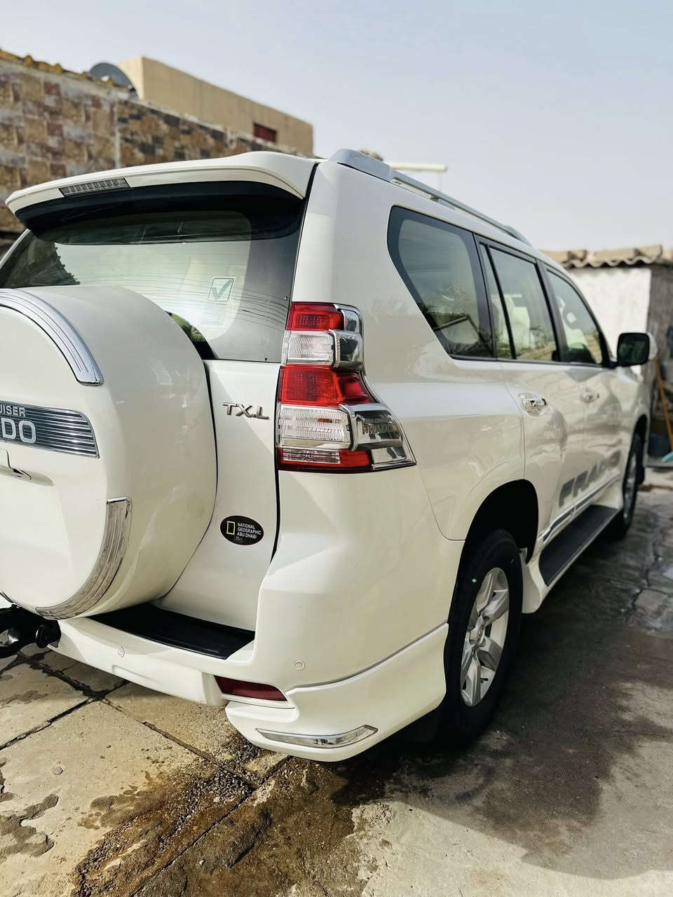 برادو 2014 فول مواصفات كفاله عامه فقط بارد اربع اصابع رقم بغداد الجديد بأسمي 6 سلندر محرك كير كفاله ماشية 104 سيارة جديده بمعنى الكلمه مدوشمه كشنات وارضية السعر 288 وبيه مجال بسيط للشراي *********** مكاني بصرة المدينة
