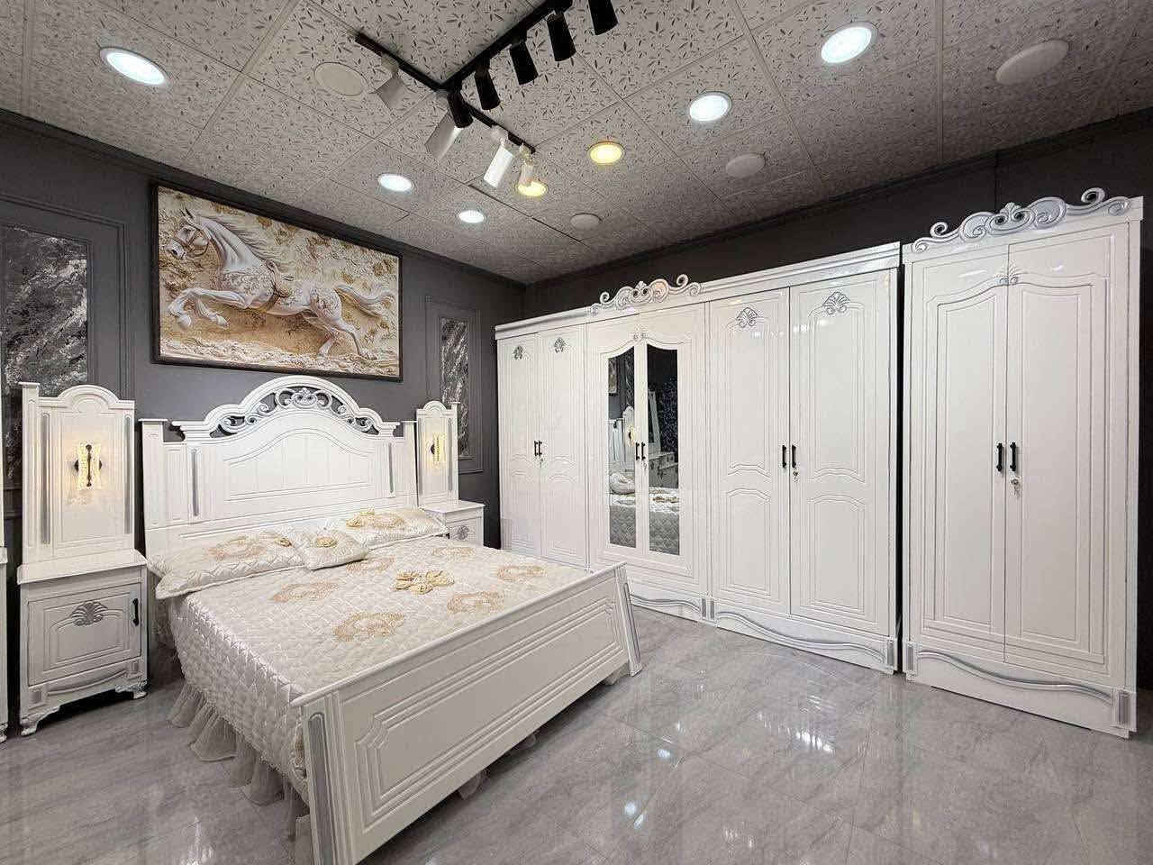 الغرفة عراقية بتصميم تركي ضمن الدرجه الثالثة
غرفة نوم داخل معاكس خشب 3 ملم 

خارج تحفير sns انديف 5ملم

الصبغ حراري درجة اولى 

6باب متكونة من 9قطع 

زاوية تصميم كنتوري بارتفاع الكنتور 

السرير بلاويد اسود 6ارجل 

قياس الكنتور ارتفاع 2.40 وعرض 3.20

عدد القطع 9
1//جرباية  قياس  ١٦٠ × ٢٠٠ 
2//ميز جانبي ايسر قياس ٥٠
3//وميز  جانبي  قياس ٥٠
4//زاوية ارتفاع مترين عرض ٨٠
5//وميز بلازمه  
6//وميز مراية ارتفاع مترين عرض ١٢٠
7//وكنتور ٦ باب  ارتفاع مترين و40الطول 3متر و20
8//تاج ناصي
9//صوميه
للبيع السعر على خاص


**إذا كنت صاحب هذا الإعلان وتريد حذفه لأي سبب، رجاءا أرسل رسالة إلى الدعم الفني**