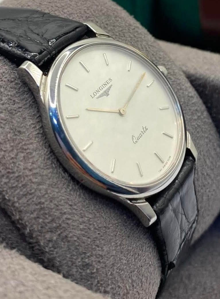 لونجين قطر 33 كوارتز المكنه الخاصه سير بوك مبدل نظافه تامه 155$


**إذا كنت صاحب هذا الإعلان وتريد حذفه لأي سبب، رجاءا أرسل رسالة إلى الدعم الفني**
