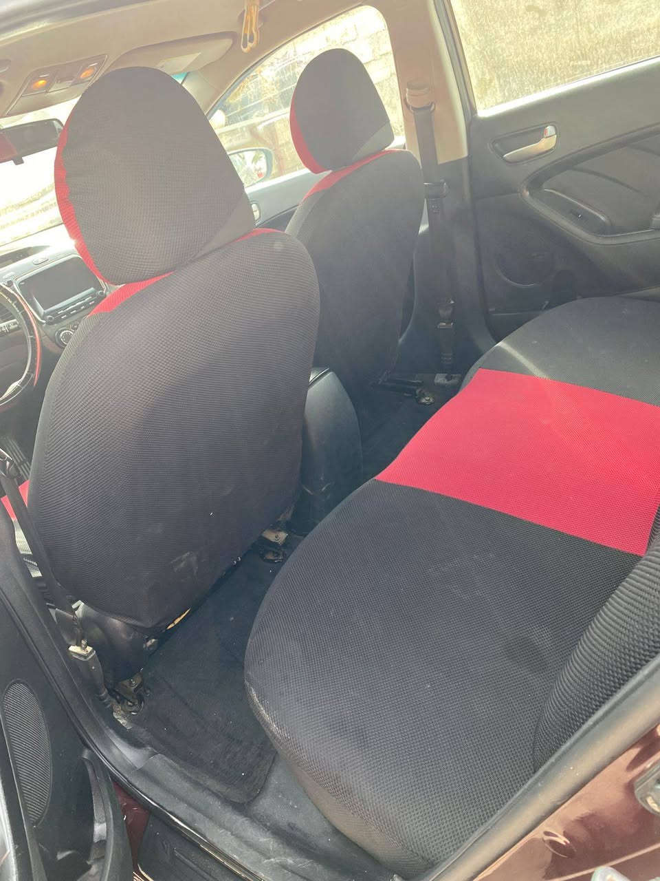 السلام عليكم 
سيارة فورتي 2018بغداد سنوية جديدة وهزة جديدة بسمي ظررها البنيد سرقة والجنطة ماشيه 105
كير محرك خير من الله السعر 117وبيها مجال ديالى خان بني سعد
***********
