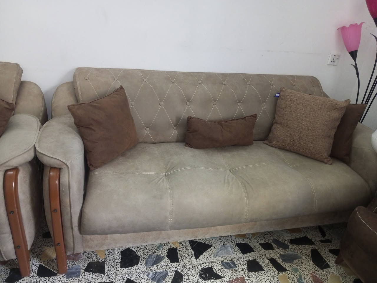 تخم للبيع تركي نظيف سفنج عالي خشب اصلي السعر 800وبي مجال


**إذا كنت صاحب هذا الإعلان وتريد حذفه لأي سبب، رجاءا أرسل رسالة إلى الدعم الفني**