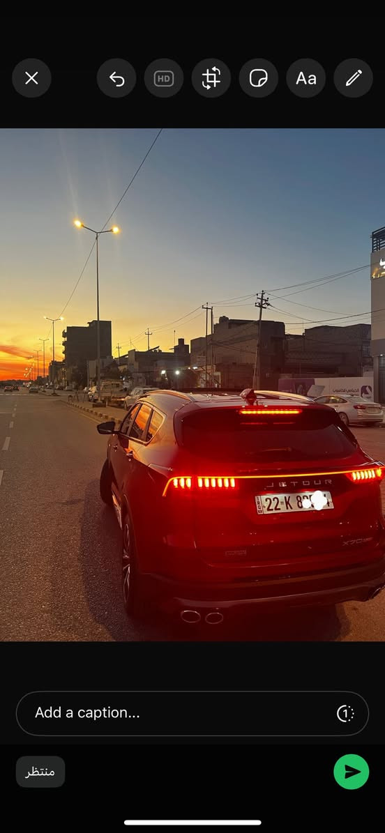 جيتور X70 بلاص كومفرت محرك 1500 توربو
ماشية 18 الف كيلومتر.
المواصفات:
*7  راكب
* إطارات قياس 20 إنچ
* فتحة سقف بانوراما
* كاميرات محيطية 360 درجة
* شاشة عرض ترفيهية بقياس  10.25إنچ
* شاشة عدادات بقياس 10.25 إنچ
* نظام تحذير مغادرة المسار
* مثبت السرعة
* نظام مراقبة نقطة عمياء
* حساسات اصطفاف خلفية
* نظام الفرامل اليدوية الاوتوماتيكي Autohold
* وضعيات قيادة متعددة
* دخول ذكي (بصمة)
* صندوق كهربائي 
* مقصورة الركاب من الجلد الفاخر
* مقعد السائق كهربائي
* مسند الذراع الوسطي مع ثلاجة
* إنارة ترحيبية
* عتبات الأبواب مضيئة
* مصابيح نهارية LED
* المصابيح الامامية تعمل اوتوماتيكياً
* المرايا الجانبية قابلة للطي كهربائياً
* وظيفة تنقية الهواء (فلتر N95)
* خاصية إغلاق الشبابيك وفتحة السقف عن بعد
* اضاءة امامية LED

السيارة ضمان شركة المهند  وبعدهه بحالة الوكالة وكل الصيانات الدورية بداخل الشركة.
.
السيارة رقم اربيل وجاهزة من كلشي وتحويل ثاني يوم والضمان يتحول باسم المشتري.
مكان السيارة النجف  

السعر ٢٠٠ وبيها مجال
للاستفسار الاتصال بالرقم
(***********) متوفر واتساب
