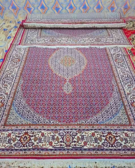 السلام عليكم زوالي كاشان عدد 3 الحجم 3×2
السعر  ع رقم فقط مكلف بالنشر
***********
