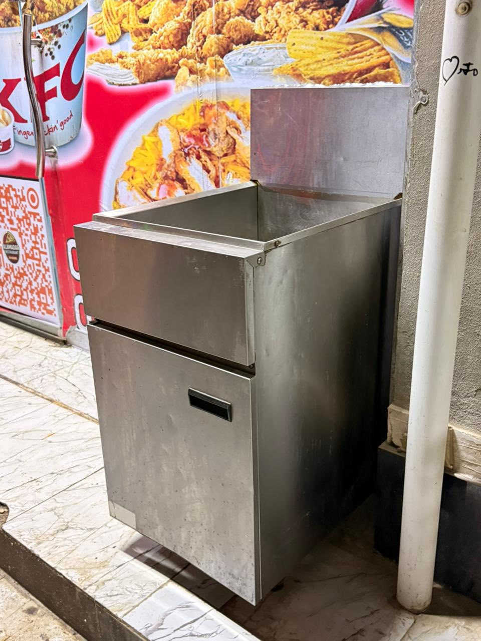 للبيع زنكر و فنكر اربع مدافع للبيع شغالة كلها للاستفسار

الرمادي شارع 1000 
***********
