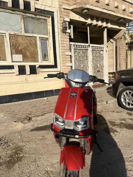 دراجه شحن نوع وينلي ( winlee ) 6 بطاريه كبير ملف (1500) موديل (2025) الدراجه جديده صار شهرين من ماخذها ، المواصفات :

1- سرعة 80 حقيقي 👌🏻
2- نضام البگ رجوع الى الخلف ( R ) 👌🏻
3- نضام البارك ( p ) 👌🏻
4- مثبت سرعة👌🏻
3- نضام 3 سرعات👌🏻
4- بلوتوث تكدر تشغل اغاني👌🏻
5- بصمة ، ويجي وياها بصمات عدد (2) وسويج للاحتياط👌🏻
6- منفذ شحن👌🏻
7-شاشة ديجتال لقرائة الاعطال
8- دبل اشاره 
9- لايت عالي ناصي ورماش 👌🏻
10- شاحنه من توصل 100‎%‎ تفصل من وحدها للامان
11- شاحنة ديجتال شاشه تقرالك نسبه الشحن
12- اشاير يمين ويسار
13-بريكات الامامي دهن الخلفي دسك
14-

الدراجه بيها كم ملاحضه بسيطه بلكفرات كسور خفيفه موجودات بل صور

سعر الدراجه 700 الف وبيها مجال للشراي 
للتواصل ***********
