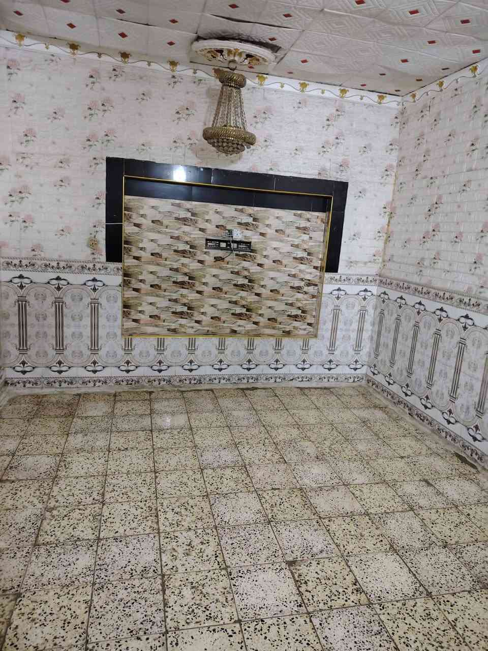 بيت ايجار مساحه100متر بيت حلوه مرتب حي العامل شارع اكش محافظه العمارة تواصل ويه هذا رقم ***********
