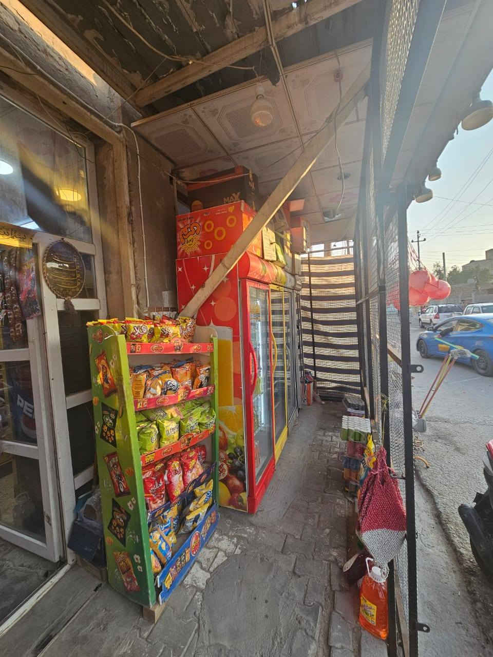 السلام عليكم ورحمة الله وبركاته اسواق للبيع  كربلاء حي العسكري قرب مدرسه العابد مكتمله من عارضات مجمدات  قريب منه مستوصف للاستفسار ***********
