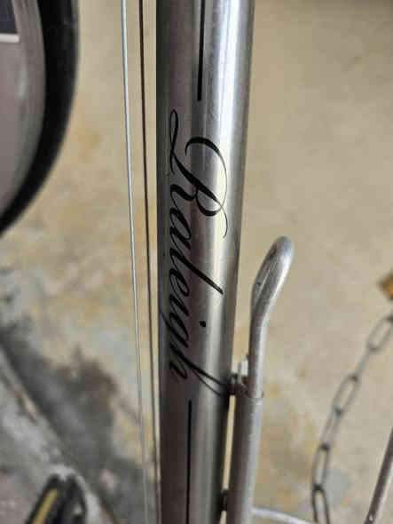 بايسكل فافون رود c700
السلام عليكم
 بايسكل رود c700 
نظافتة كبالكم بالصور 
بدالات باليدة شيمانو كلارس والعكرب والبدال الامامي هم شيمانو كلارس 
وياه جوبين احتياط 
للبيع بسعر ١٤٠ الف متعرف اسعارهن لتعلق 
مكاني عطيفية 
***********
