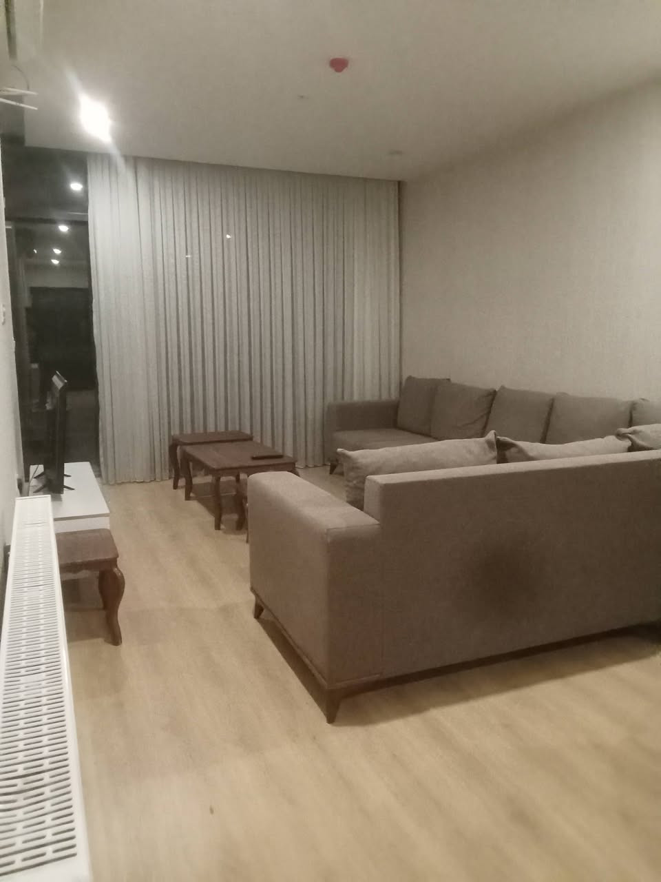 شقه للايجار منطقه ذهبيه
مجمع وايت تاور 
غرفه صاله مؤسس 
سعر 400$
الاستفسار على الواتساب 
***********
