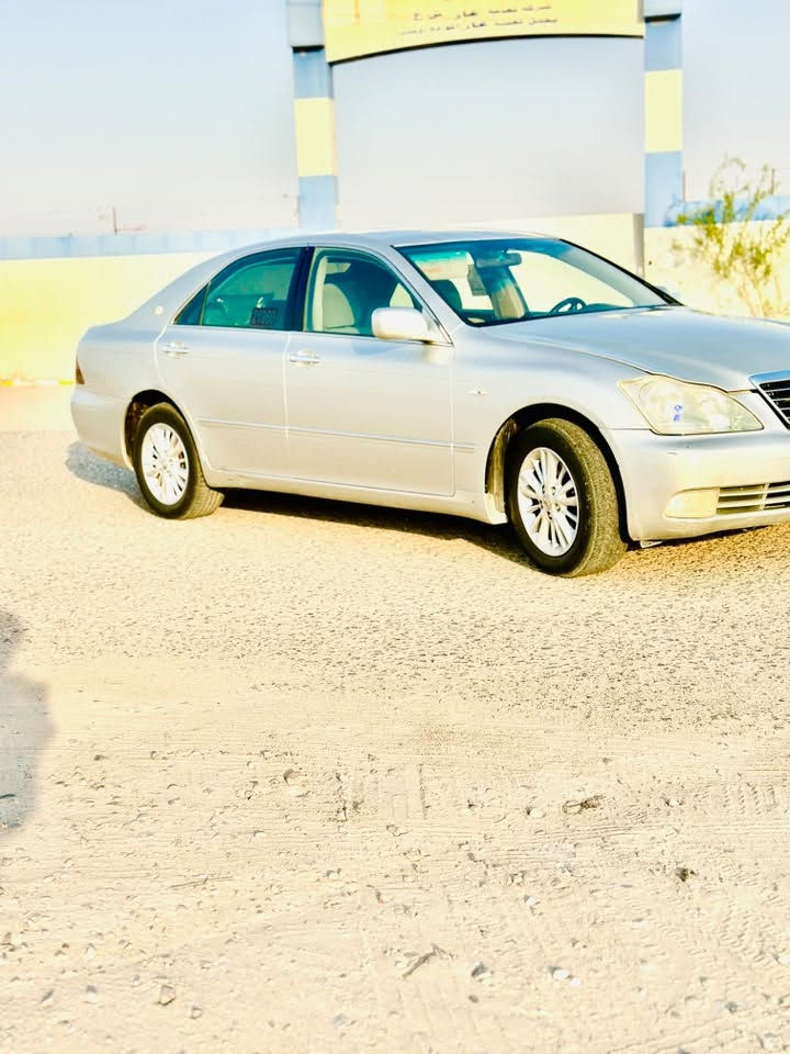 السلام عليكم 
شاهينه موديل 2003 ادوات ادوات سياره كصتين سياره جاهز تخم تاير جيد تبريد شغال كلشي بيه شغال  سعر السياره 36 وبيه مجال  بيه ارقام وسنويه على شاصي مكان السيارت البصره وترهم مراوس حسب القناعه رقم الهاتف ***********

