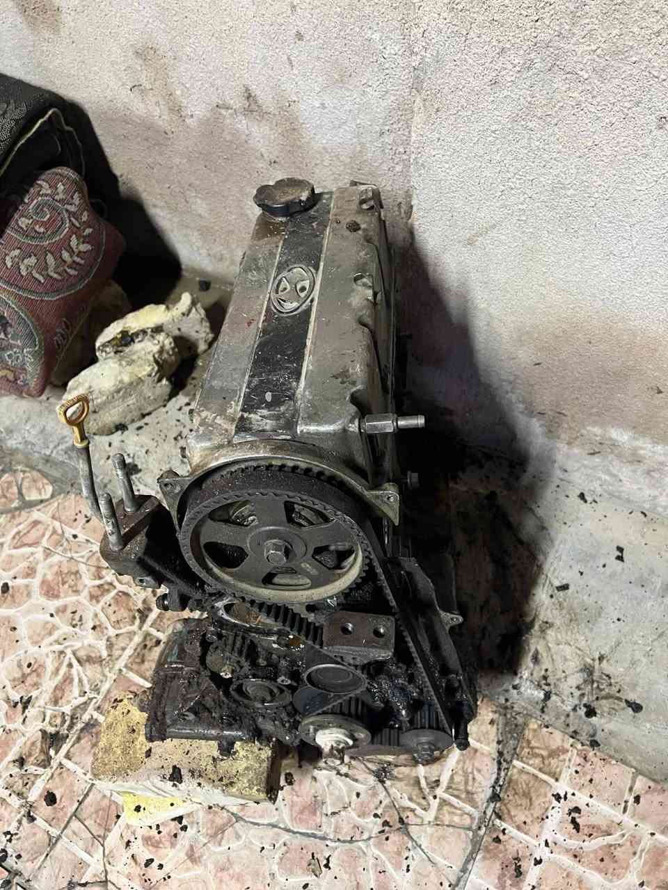 محرك سوناتا تو  ١٨٠٠ مفتوح شديت محرك ٢٠٠٠ حاويه جديد وهذا بي شويه تنقيص وما بي تبخير رايده  ٢٥٠الاتصال على ***********
