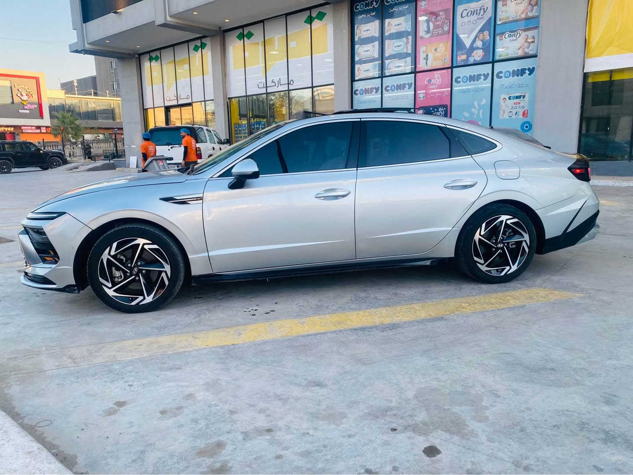 السلام عليكم هونداي سوناتا موديل 2024 فول مواصفات ماشيه 16 حادثهه جانبي بدون دواخل جاملغ وبنيد صبغ فقط رقم الشاصي بالمنشور دخول باسمي مدفوف كمرك وضريبه تريدهه مرقم او بدون رقم كير تعليك بانو راما تدفئه تبريد بالكشن كشن كهرباء بصمه تشغلي عن بعد شمعه لد ويل 19 رادارات اماامي خلفي جانبي شاشه كار بلي مكينه 2500 تنفس طبيعي شاحن واير ليس بك لايت لد سماعات هارمن كار شاشة ترحيب فول تحكم ستيرن شفتات بالستيرن هواي بيهه مواصفات فول السياره عارضهه 190 مجال بسيط مكاني بغداد الحريه قرب المول او مستشفى الشرق الاوسط *********** بالعافيه على الياخذهه بغداد, العراق
