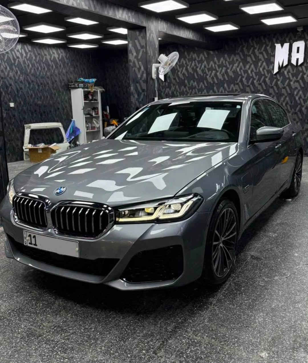 Bmw 530e 2023
رقم بغداد باسمي 
صور الحادث مرفقة 
محرك 4 سلندر توربو صاروخ
جديدة بدون اي نقص 
ماشية 82 الف 
فول الفول اكبر شاشة 
بانوراما 
ويل ١٩ 
رايدهه ب25,900$ 
مكاني بغداد شارع المغرب
***********
