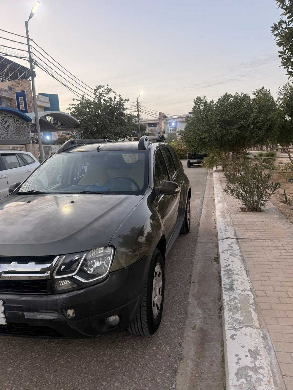 سلام عليكم رينو داستر للبيع او المراوس 
 2016 طالعه بنهاية ال17
مكينه و كير خير من الله كهربايات كله شغاله تايرات نضيفه قبل5اشهر شديتهن سنويه لحد 28 حداديه نضيفه السيارة اخت الجديدة غير متواجد عل ماسنجر فقط وستاب و اتصال *********** مكاني كربلاء الحر  السياره ب اسمي السعر87ورقه
