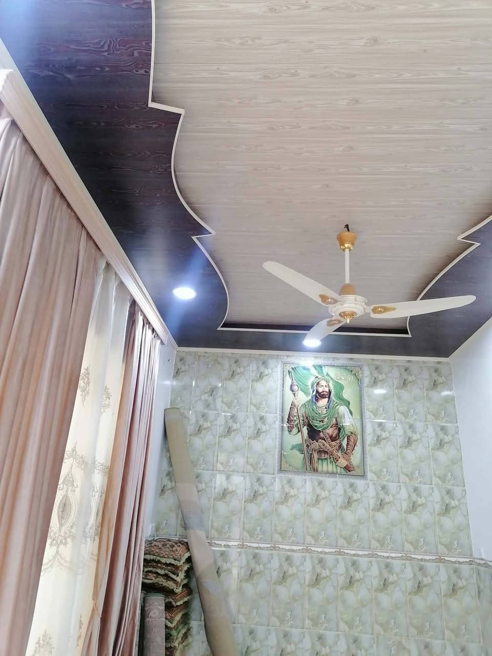 بيت100متر في حي النداء للبيع والستفسار التصال ***********
