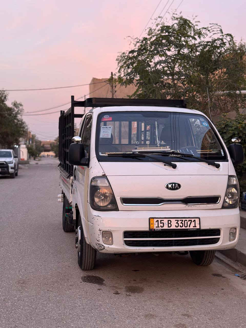 اللهم صلي على محمد وال محمد.
من رخصه الادمن.
كيا فحل موديل 2015
رقمه انبار مشروع وطني بأسمي مداور ثاني يوم 
مكينه شرط واكسب شرط بس كير كايم
تخم تاير 14 جديد تخم تايرات جدد 
ضربته ربع القماره وباب الصدر مثل ما موضح بل صوره 

***********
***********
مكاني ديالى الخالص
