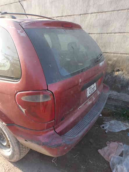 السلام عليكم دوج كرفان ٢٠٠٧ بتره  سياره بسمي  المكينه ٣٣٠٠ سياره جاهزه مابيه اي نقص تبريد يشتغل قطعه واحد  بيه خياسات بهلالة  كهربائيات كامله سنتر الوك يشتغل  سعره ٦٠ وهذا  رقم تليفون *********** مكان سياره بغداد
