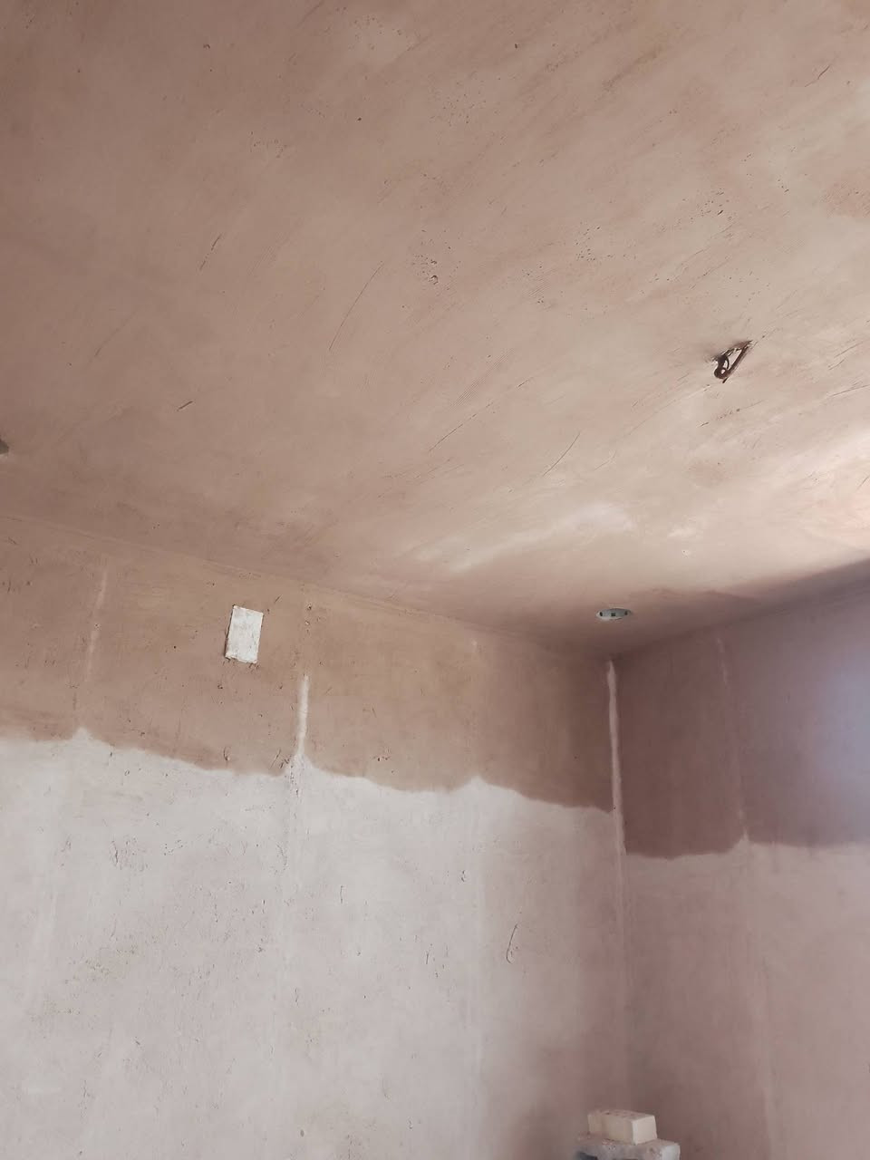 السلام عليكم خلفه جص وبورك متفرغ حلين بغداد رقم ***********
