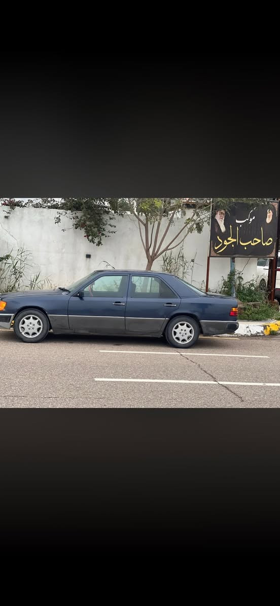 مارسدس دب للبيع
لعنوان ديالى بعقوبه
السعر 55وبيها مجال 
كامله مكمله لا تنقيص لا تبخير تبريد تدفأه السياره خير من الله 
موديل1988
للستفسار ***********
