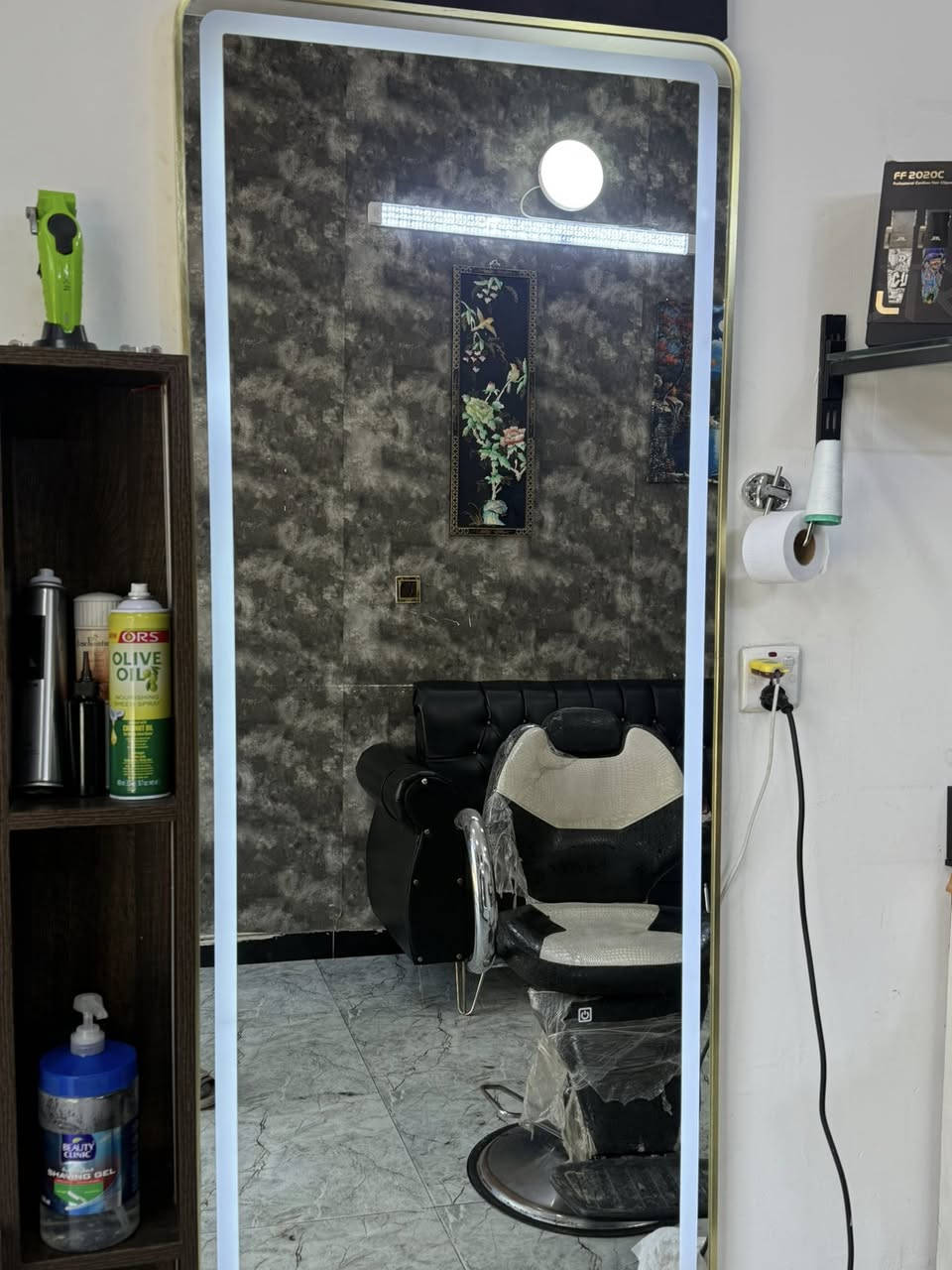 السلام عليكم مري ثنين نضيفات ولبصمه شغاله وميوزه ثنين نضيفات ومابيهن شي بغداد الدوره ***********
