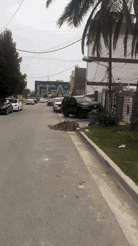 يوجد بيت  في حي الخضراء للايجار فارغ غرفتين وحمام 1 وصالة ومطبخ وحديقة...