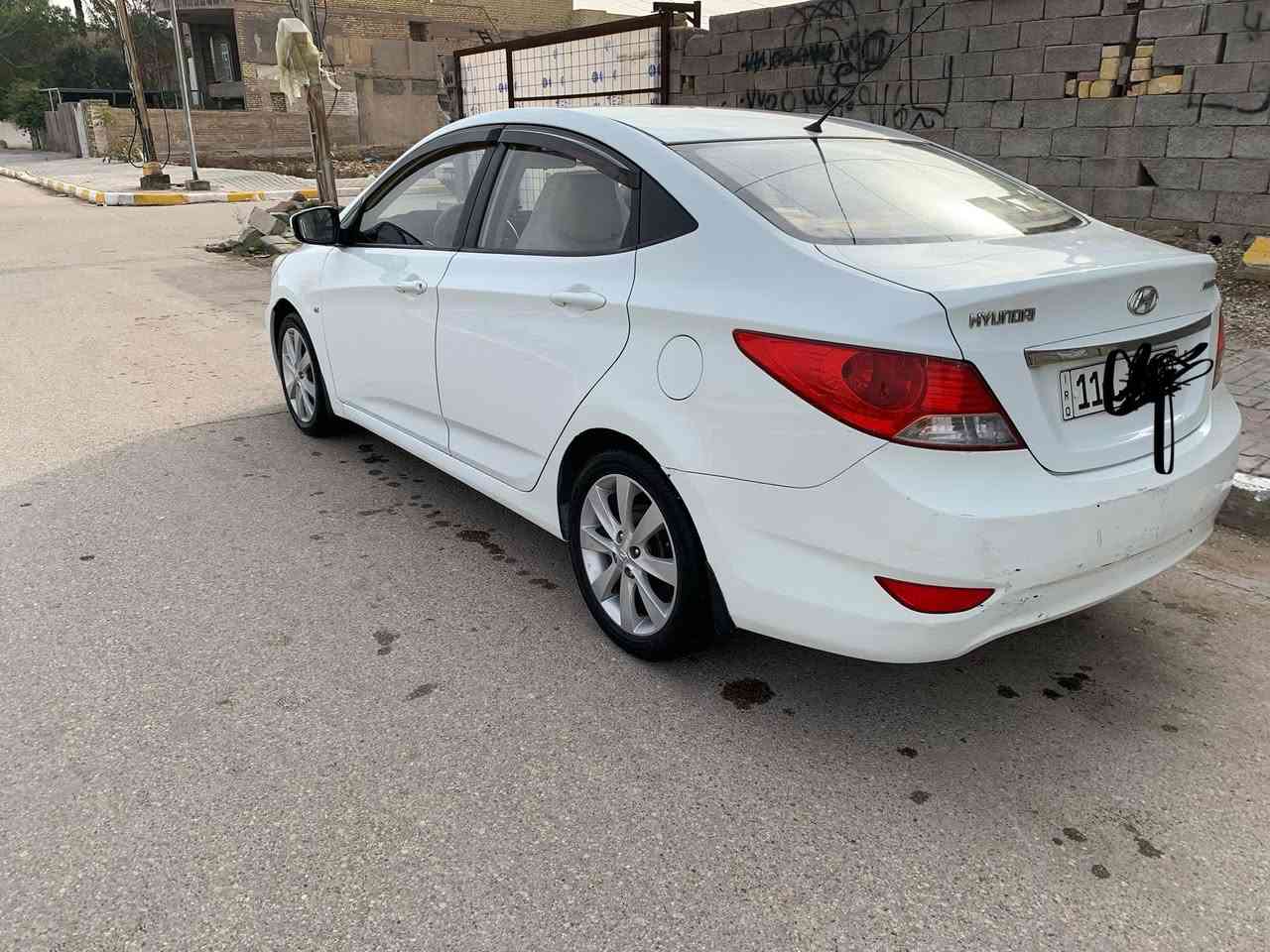 هيواندي  أكسنت 2012-لون أبيض
((مواصفات خليجي))
.كهربائيات كلها على وضع شركة
.إشارات بالمراي
.فتحه سقف
. نظام Eco
. تحكم استيرن 
.محرك 1600 قطرتين (المرغوب)
.صدر امامي وخلفي  جديد 
.تبريد ثلج +تدفئة ممتازه
.تايرات جديد  تخم كامل 
.سنويه جديد  …. بسمي. رقم دولي  بغداد 
.عبوة بنزين جديدة  
. غرفة (داخلية)جديدة بلادية استخدام شخصي فقط 

ملاخطه/ بيهه صبغ بلهلال الخلفي . الباقي مكفوله 
مكاني كوت رقمي 
***********

