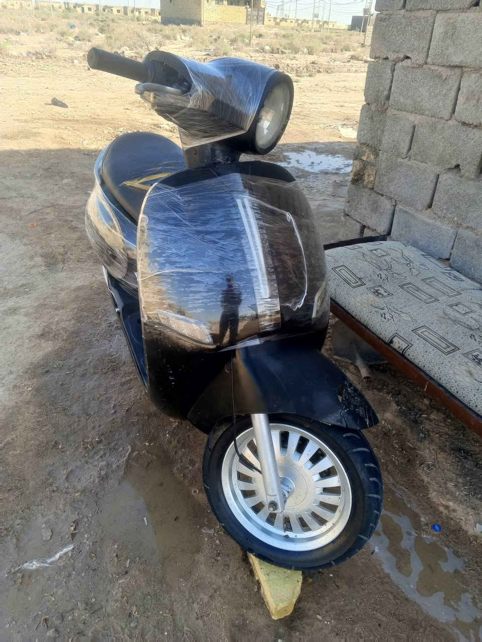 دراجه للبيع كلها شغاله سيف محرك مفتوح معده بس والفات تخم تاير الدراجه دراجه يتصل علي على*********** مكاني واسط بالوافدين على طريق الدجيلي يم الملعب
