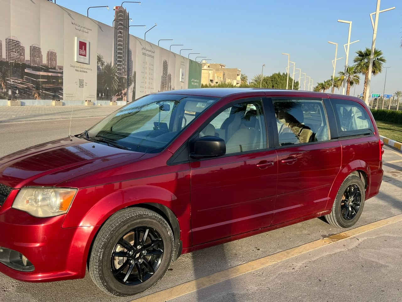 السلام عليكم دوج كرفان ٢٠١٦ للبيع ماشيه ١٧٥ حادثها كما موضح
السعر ١٣٥ وبيها مجال مكاني بغداد 
***********
