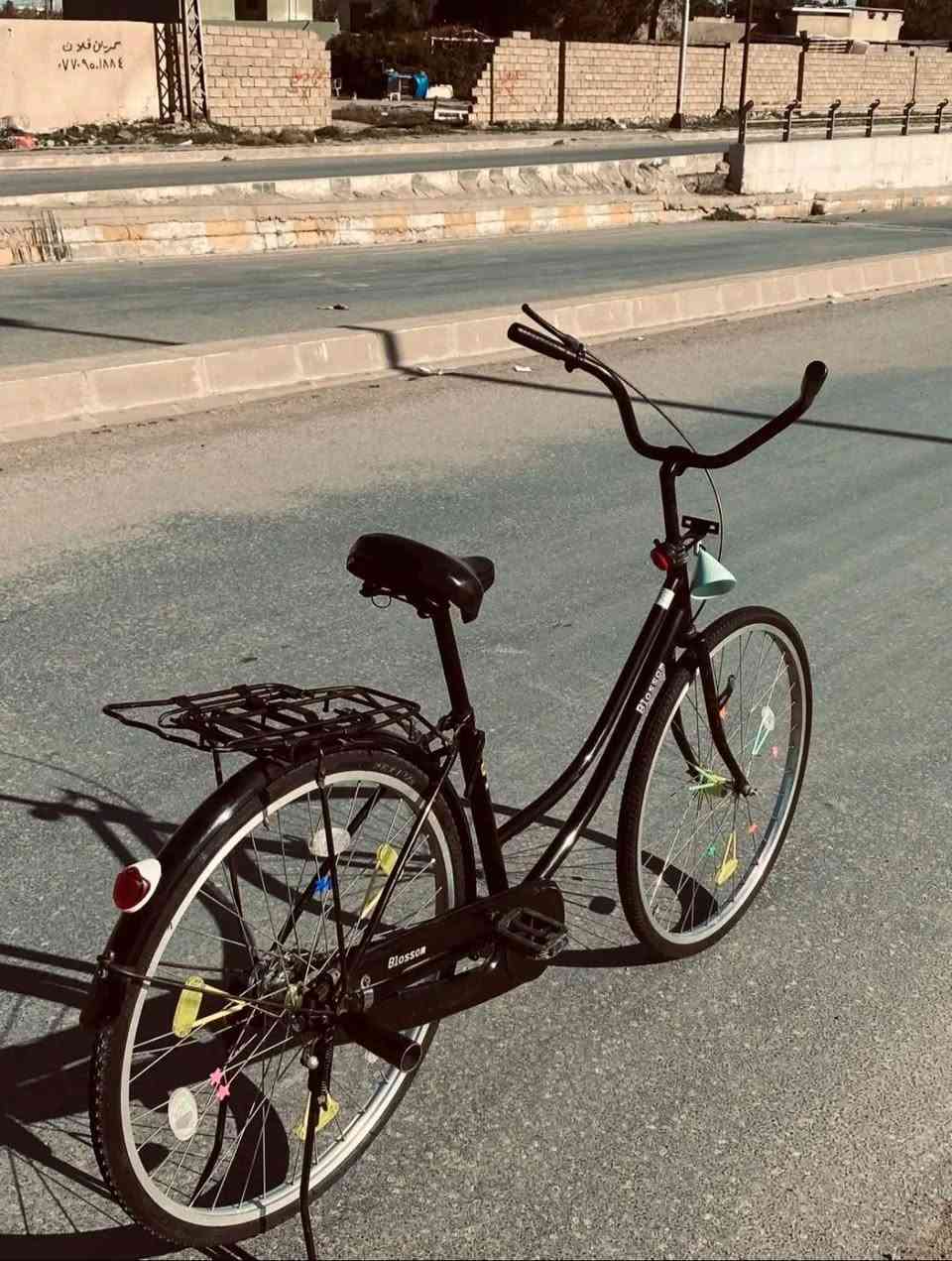 سلام عليكم بايسكل للبيع ياباني2016 شرط اي عيب مابي واي تقص مابي نضيف نضافه فول شركه معروفه لون اسود غراضه كامله وياه ماصالي هواي من نزلته حاويه يعني بعده جديد السعر95وبي مجال العنوان كركوك تسعين قرب كراج بغداد الاتصال على الرقم الاستفسار ***********
