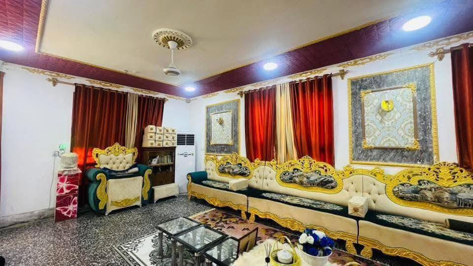 ارض زراعيه للبيع
مساحتها دونمين ونص 6,250م
طابو سند( زراعي 25)تحويل مباشر باسم المشتري
الخدمات/ ماء اساله وماء نهر كيلو عشره وكهرباء مولد ووطني ومدرسة قريبه 
داخل الارض بيت كبير بناء حديث 
و مشتمل وبستان وحديقه وحقل 
علماً ان الارض مسيجة بالكامل 
تبعد عن الشارع العام(طريق حله-بغداد)
500 متر 
الموقع// بابل// مشروع المسيب//مقابل منطقة البدعه

و مجاور متوسط سيد خليف العناوي 
فيه بيت كبير مضيف 10 متر 
صاله 9 متر 4 غرف نوم مطبخ 
بيت حديث بناء مسلح 
و بيت مشتمل ثاني 

مكتب دلاليه المأوى للعقار المحاويل الشارع العام مقابل كراج المحاويل 
***********
***********
