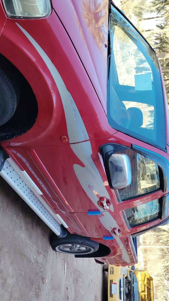 سلام عليكم كريت ويل للبيع موديل 2013مكفوله كفالة من ظربه وتبديل والكص والخياس كير محرك حداديه تخم تاير تبريد ثلج رقم قادسيه سنوية مجدده ل 28 سياره جاهزه مالت جناي جديده بشكل رقم موبايل ***********
