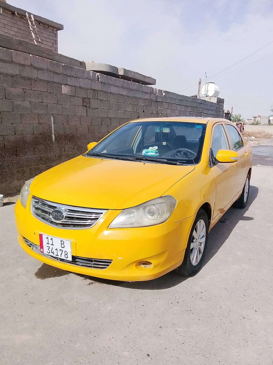 السلام عليكم بي واي دي 2011 بسمي  رقم انكليزي هيئه غرامه مصفره هزه جديده سنويه 2031 كير محرك مكفولات مصبوغه عام اثر جراد خفيف  وتلكيطات بلدواير  صدر جديد مكفوله من الحادث تبريد ثلج شاد منظومه جديده مع كمبريسر جديد تدفئه شاشه تاب سستم صوت السعر 55 وييهه مجال بسيط العنوان بغداد رقم الهاتف ***********
